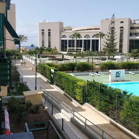 New Refurbished Seafront 4 Bedroom Apt With Private Car Parking Space *