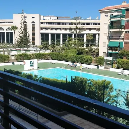 Lägenhet New Refurbished Seafront 4 Bedroom Apt With Private Car Parking Space