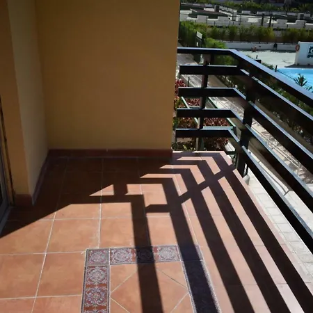 Lägenhet New Refurbished Seafront 4 Bedroom Apt With Private Car Parking Space Los Cristianos (Tenerife)