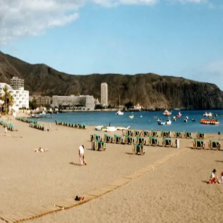 New Refurbished Seafront 4 Bedroom Apt With Private Car Parking Space Lägenhet Los Cristianos (Tenerife)