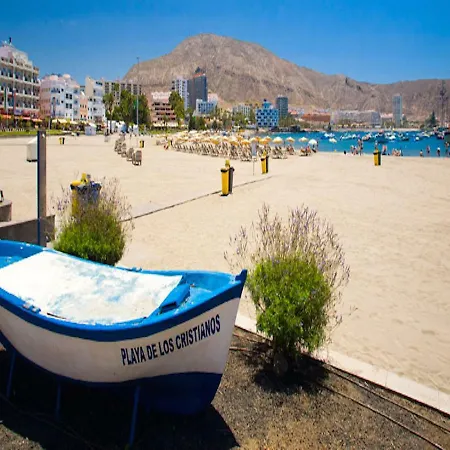 شقة New Refurbished Seafront 4 Bedroom Apt With Private Car Parking Space *